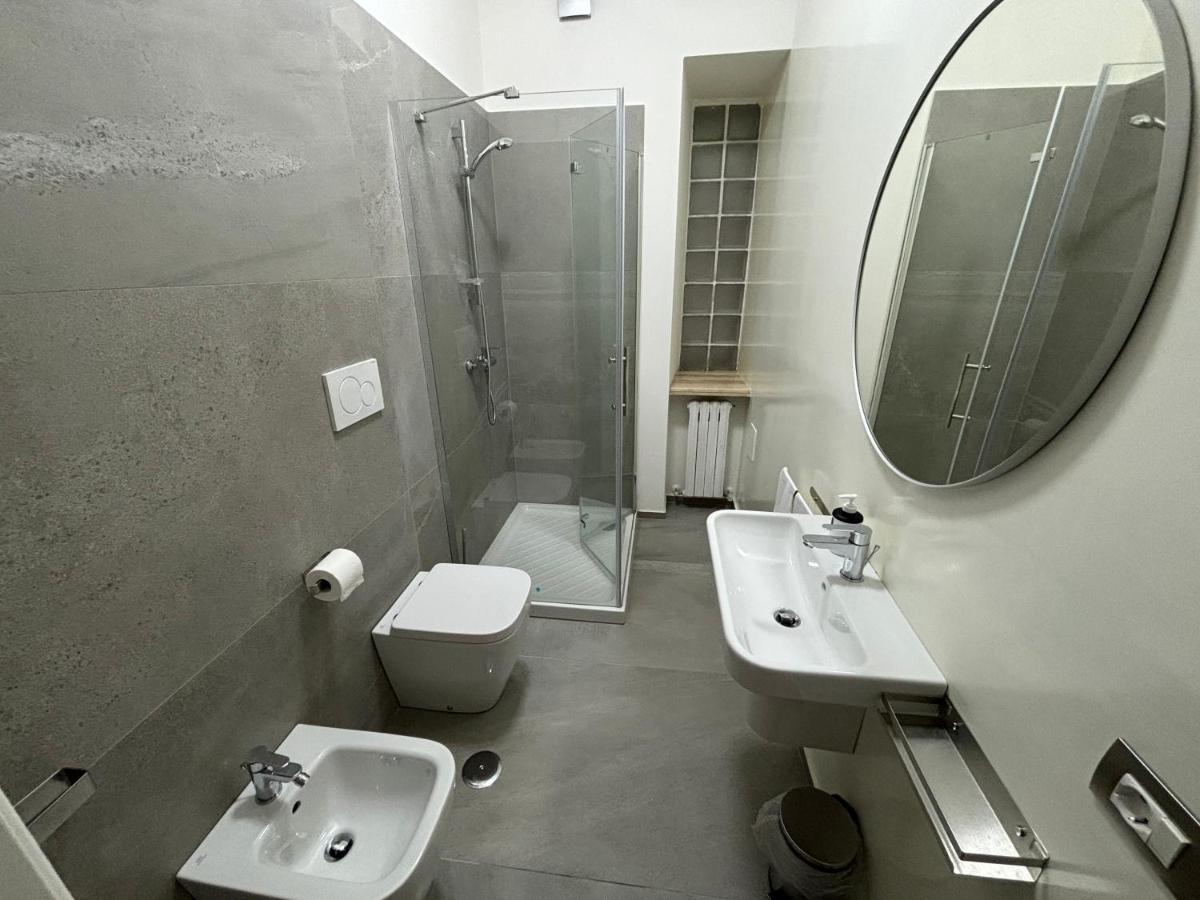 Room & Parking In Centro Citta Con Parcheggio Privato E Wifi Potenza Exterior photo