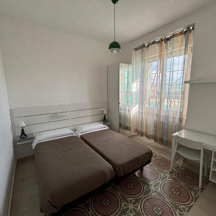 Room & Parking In Centro Citta Con Parcheggio Privato E Wifi Potenza Exterior photo