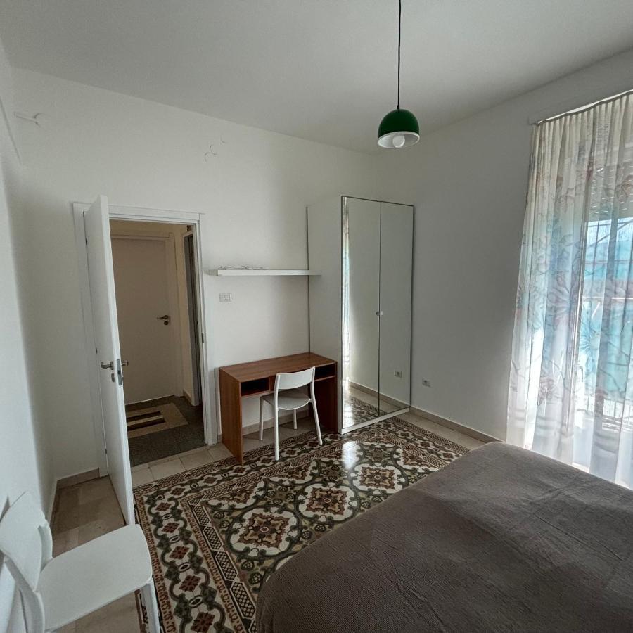 Room & Parking In Centro Citta Con Parcheggio Privato E Wifi Potenza Exterior photo