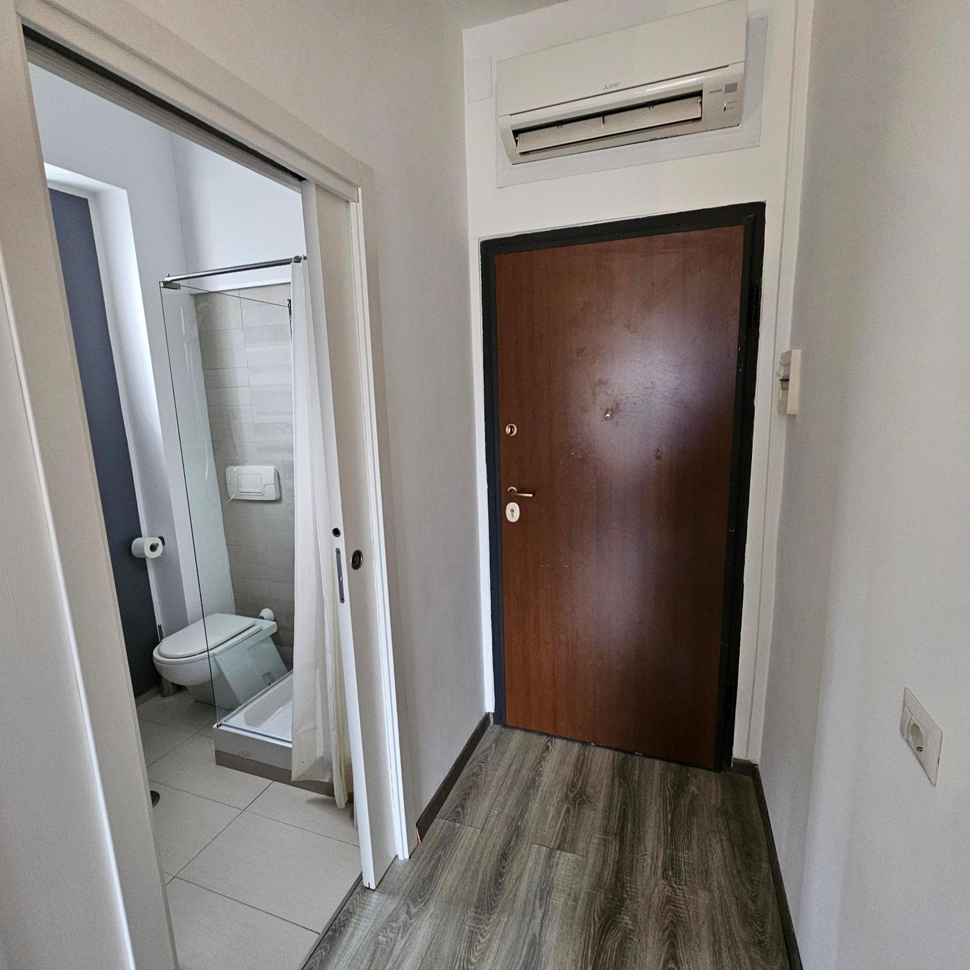 Room & Parking In Centro Citta Con Parcheggio Privato E Wifi Potenza Exterior photo