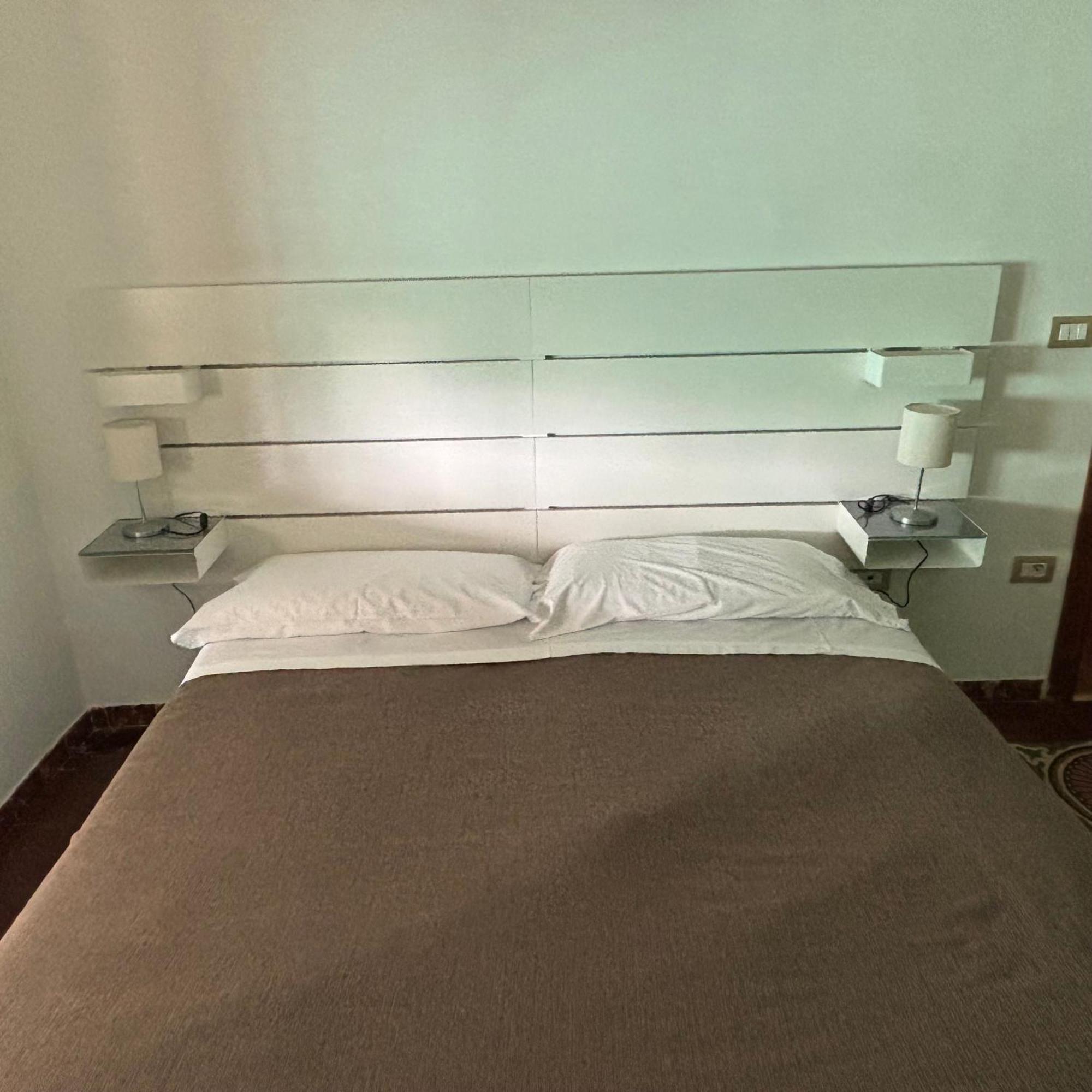 Room & Parking In Centro Citta Con Parcheggio Privato E Wifi Potenza Exterior photo