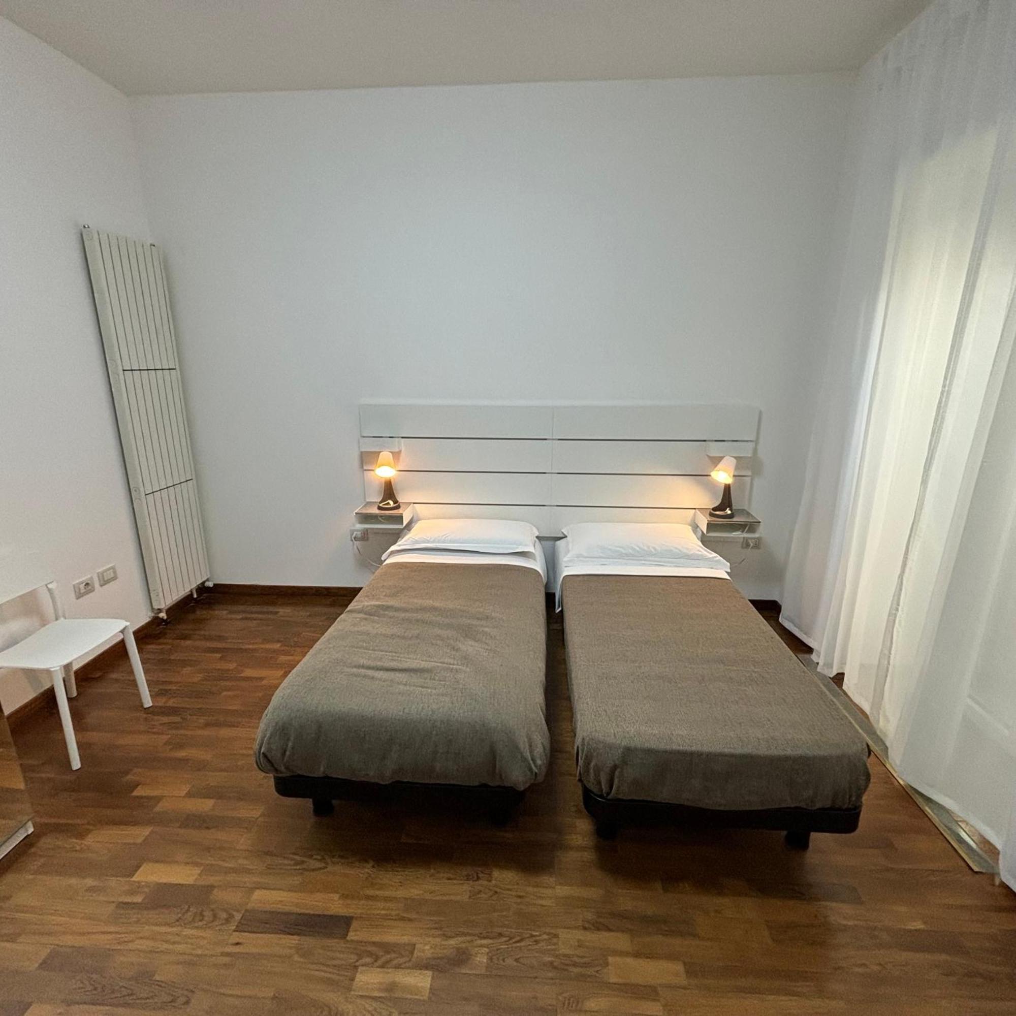 Room & Parking In Centro Citta Con Parcheggio Privato E Wifi Potenza Exterior photo