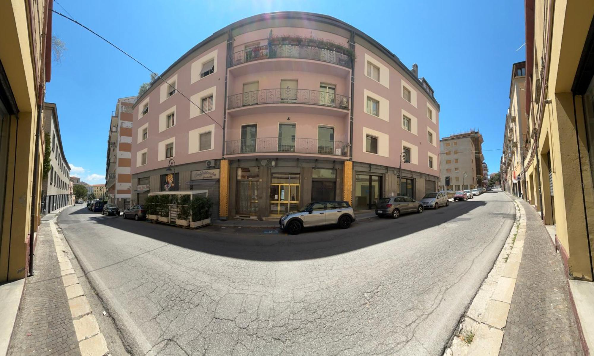 Room & Parking In Centro Citta Con Parcheggio Privato E Wifi Potenza Exterior photo