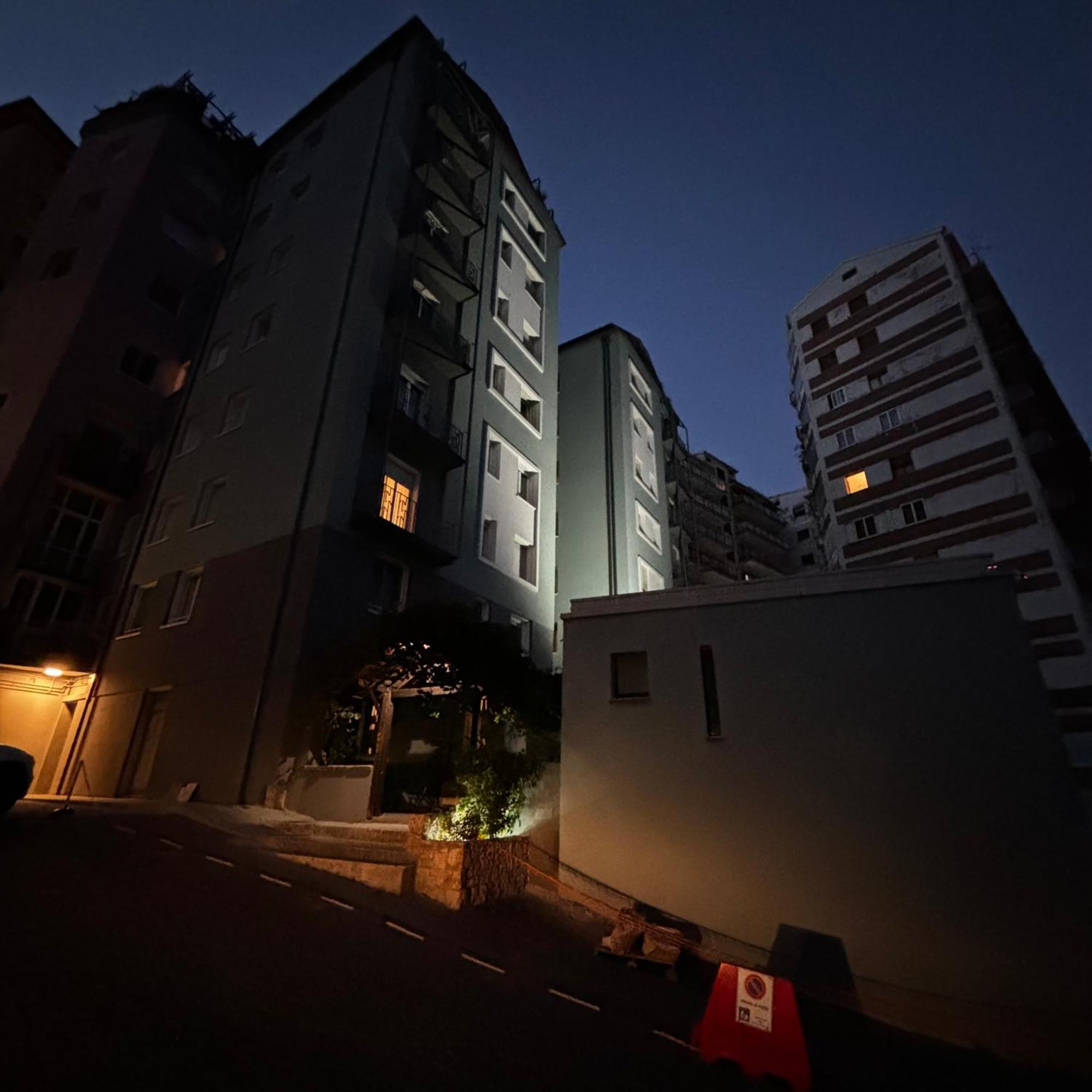 Room & Parking In Centro Citta Con Parcheggio Privato E Wifi Potenza Exterior photo