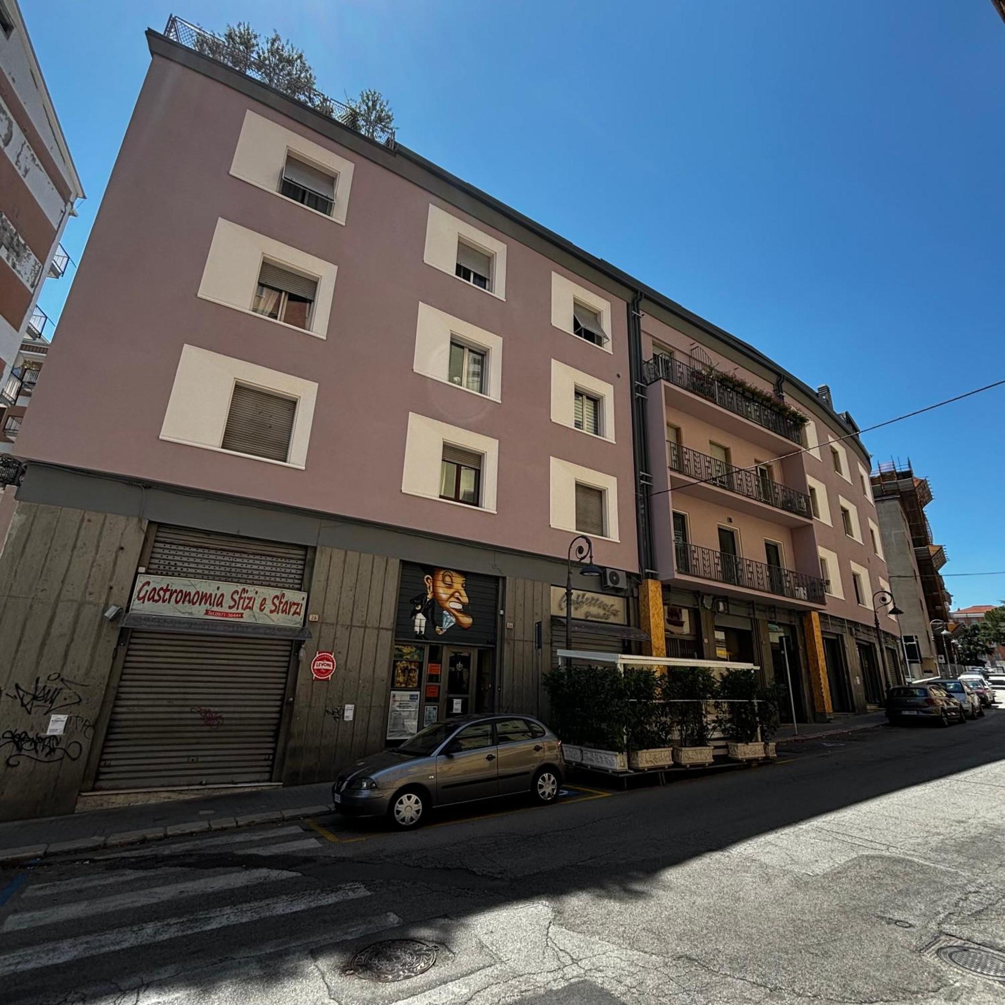 Room & Parking In Centro Citta Con Parcheggio Privato E Wifi Potenza Exterior photo